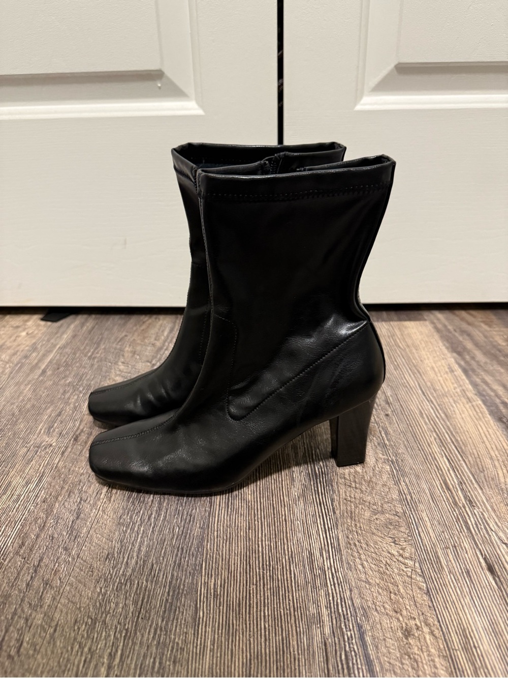 AEROSOLES Black Mid-Calf Square-Toe Block Heel Boots